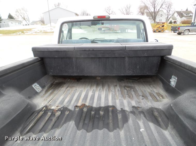 image for item EW9835 1994 Ford F150 pickup truck