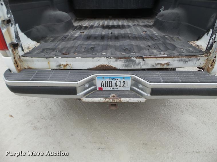 image for item EW9835 1994 Ford F150 pickup truck