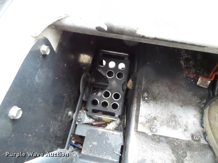 image for item EW9862 1999 Bobcat 873 skid steer