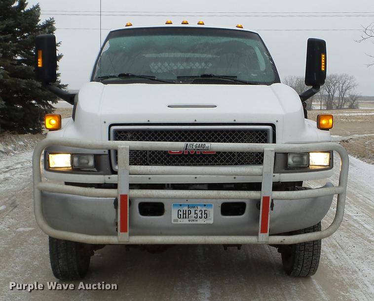 image for item EW9863 2005 GMC C4500 flatbed truck