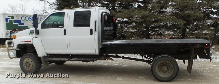 image for item EW9863 2005 GMC C4500 flatbed truck