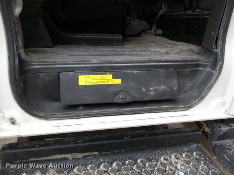 image for item EW9863 2005 GMC C4500 flatbed truck