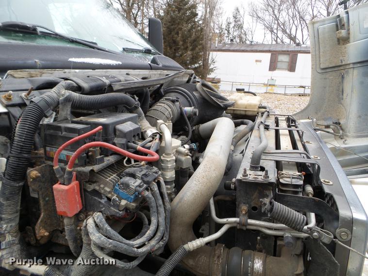 image for item EW9863 2005 GMC C4500 flatbed truck