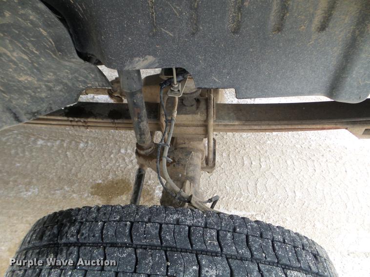 image for item EW9863 2005 GMC C4500 flatbed truck