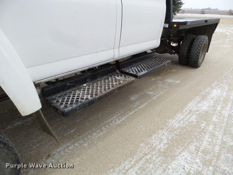 image for item EW9863 2005 GMC C4500 flatbed truck