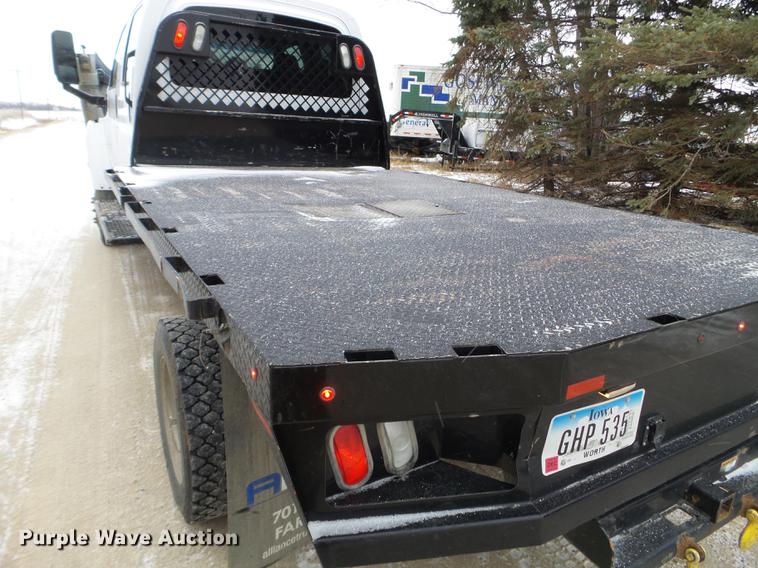 image for item EW9863 2005 GMC C4500 flatbed truck