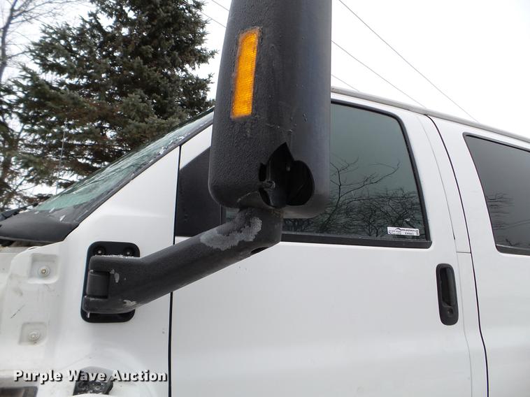 image for item EW9863 2005 GMC C4500 flatbed truck