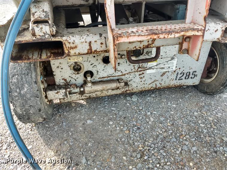 image for item FE9290 1995 Skyjack SJIII 4626 scissor lift