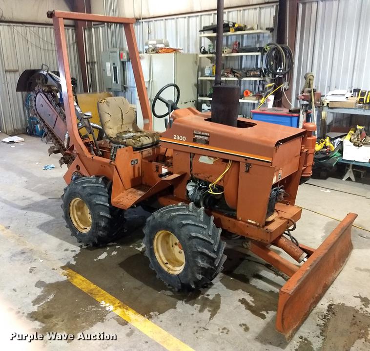 image for item FE9293 Ditch Witch 2300 trencher