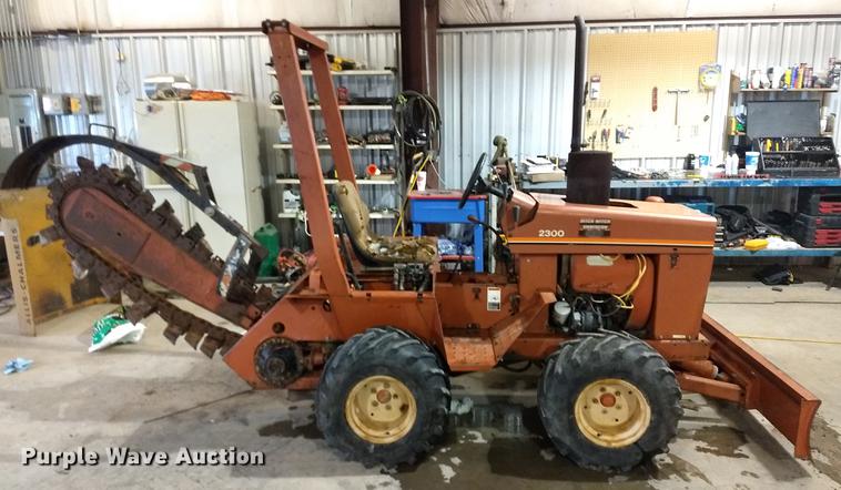 image for item FE9293 Ditch Witch 2300 trencher