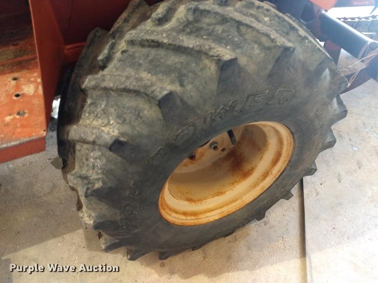 image for item FE9293 Ditch Witch 2300 trencher