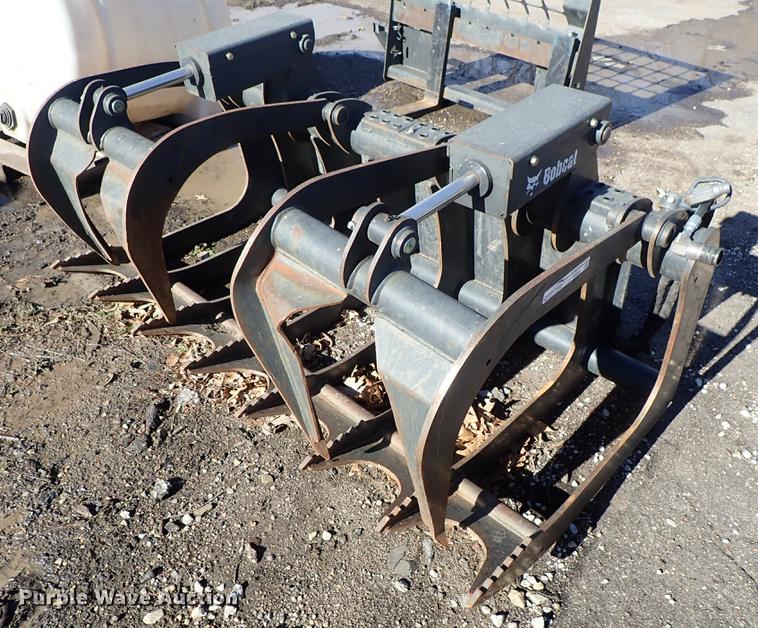 image for item FH9503 2015 Bobcat 66RT grapple bucket