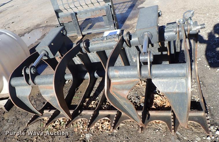 image for item FH9503 2015 Bobcat 66RT grapple bucket