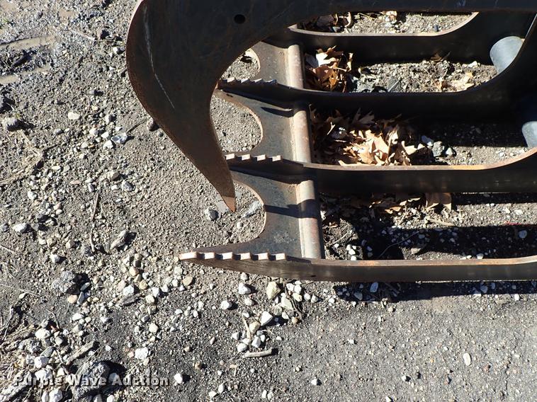 image for item FH9503 2015 Bobcat 66RT grapple bucket