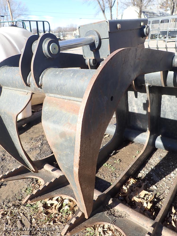 image for item FH9503 2015 Bobcat 66RT grapple bucket