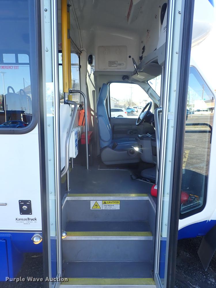 image for item FH9505 2012 Ford Econoline E450 Eldorado Aerotech 220 shuttle bus