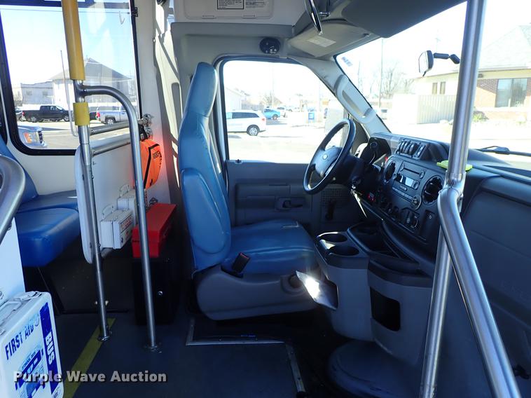 image for item FH9505 2012 Ford Econoline E450 Eldorado Aerotech 220 shuttle bus