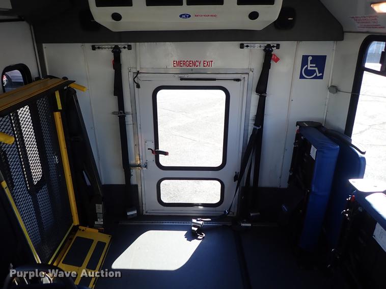 image for item FH9505 2012 Ford Econoline E450 Eldorado Aerotech 220 shuttle bus