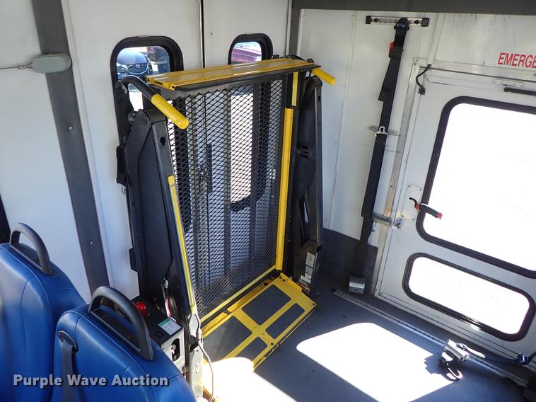 image for item FH9505 2012 Ford Econoline E450 Eldorado Aerotech 220 shuttle bus