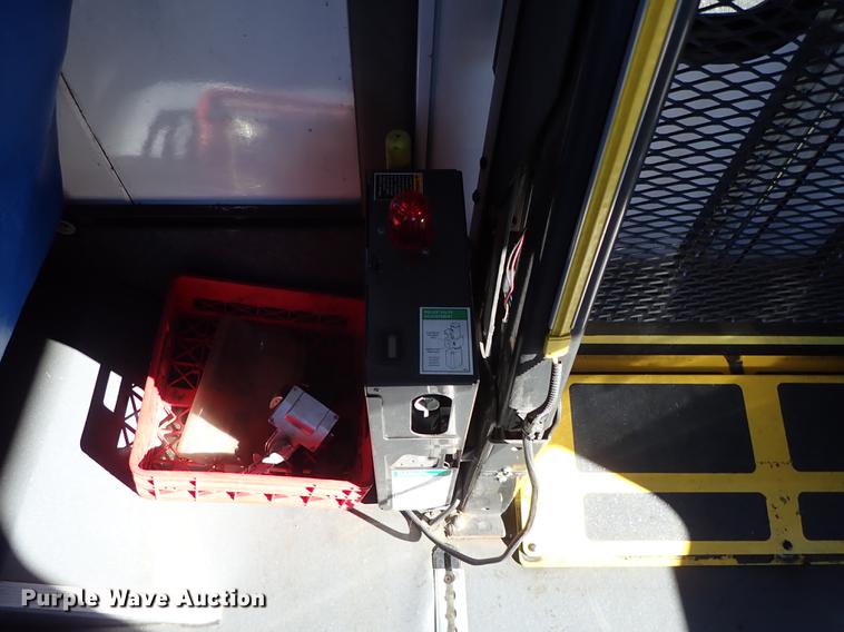 image for item FH9505 2012 Ford Econoline E450 Eldorado Aerotech 220 shuttle bus