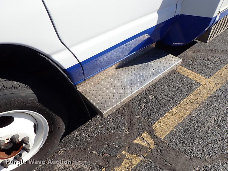 image for item FH9505 2012 Ford Econoline E450 Eldorado Aerotech 220 shuttle bus