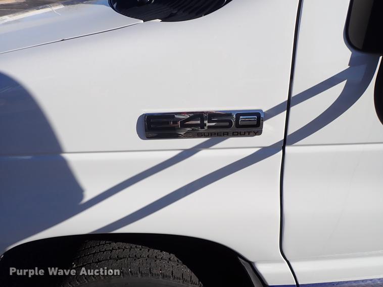 image for item FH9505 2012 Ford Econoline E450 Eldorado Aerotech 220 shuttle bus