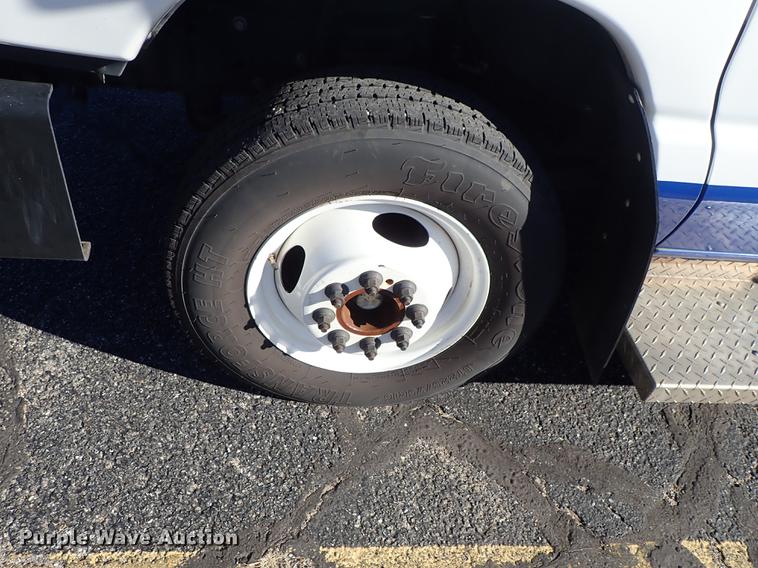 image for item FH9505 2012 Ford Econoline E450 Eldorado Aerotech 220 shuttle bus