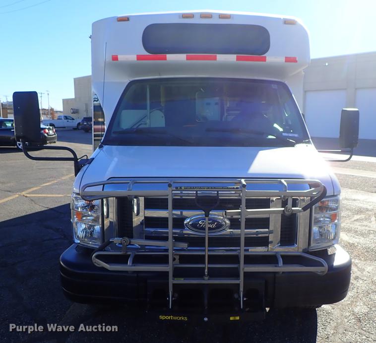 image for item FH9506 2014 Ford Econoline E450 Eldorado Aerotech 220 shuttle bus