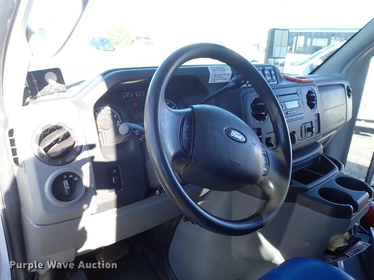 image for item FH9506 2014 Ford Econoline E450 Eldorado Aerotech 220 shuttle bus