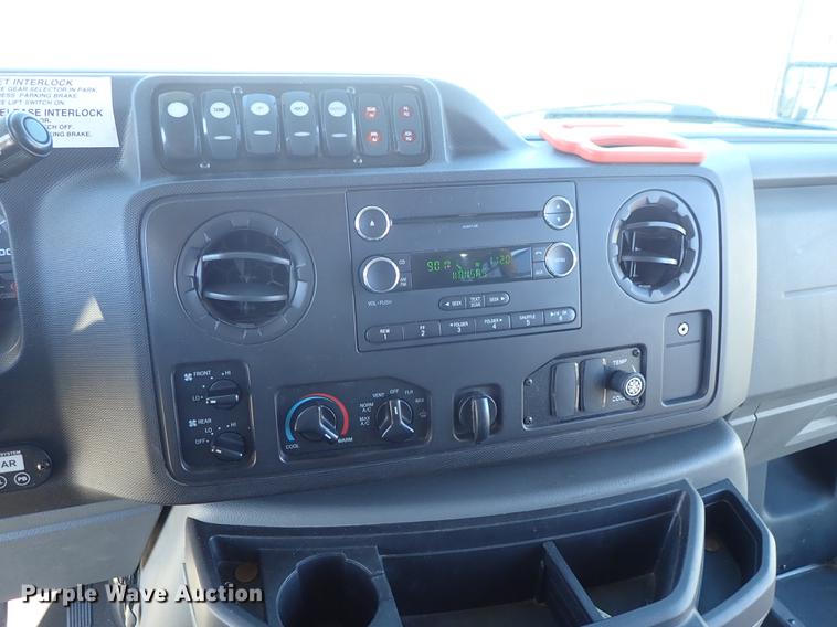 image for item FH9506 2014 Ford Econoline E450 Eldorado Aerotech 220 shuttle bus