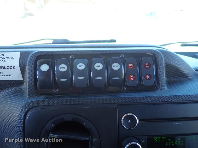 image for item FH9506 2014 Ford Econoline E450 Eldorado Aerotech 220 shuttle bus