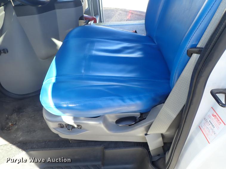 image for item FH9506 2014 Ford Econoline E450 Eldorado Aerotech 220 shuttle bus