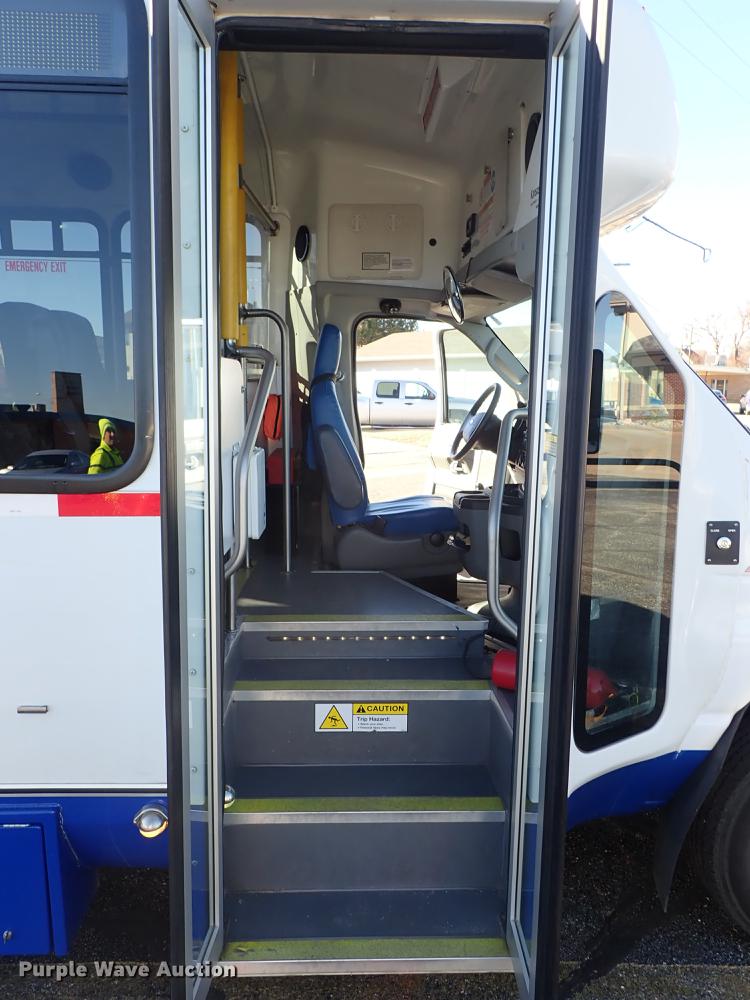 image for item FH9506 2014 Ford Econoline E450 Eldorado Aerotech 220 shuttle bus
