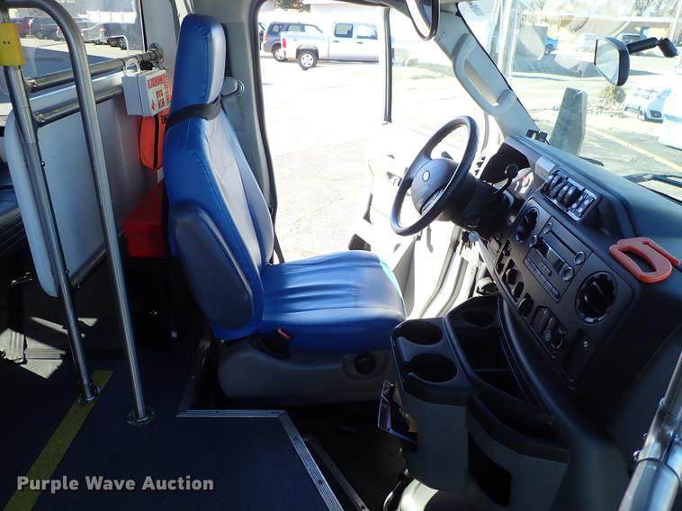 image for item FH9506 2014 Ford Econoline E450 Eldorado Aerotech 220 shuttle bus