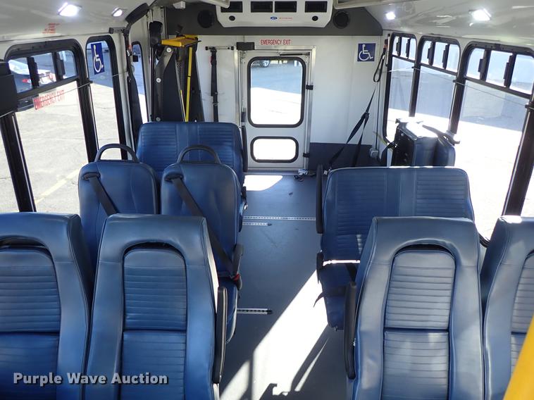 image for item FH9506 2014 Ford Econoline E450 Eldorado Aerotech 220 shuttle bus