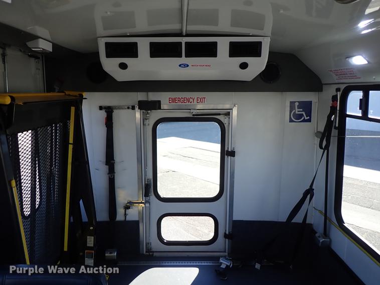 image for item FH9506 2014 Ford Econoline E450 Eldorado Aerotech 220 shuttle bus