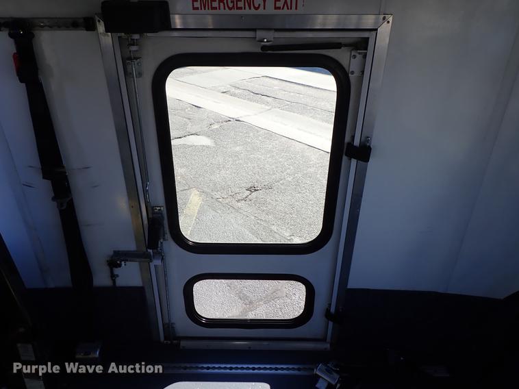 image for item FH9506 2014 Ford Econoline E450 Eldorado Aerotech 220 shuttle bus