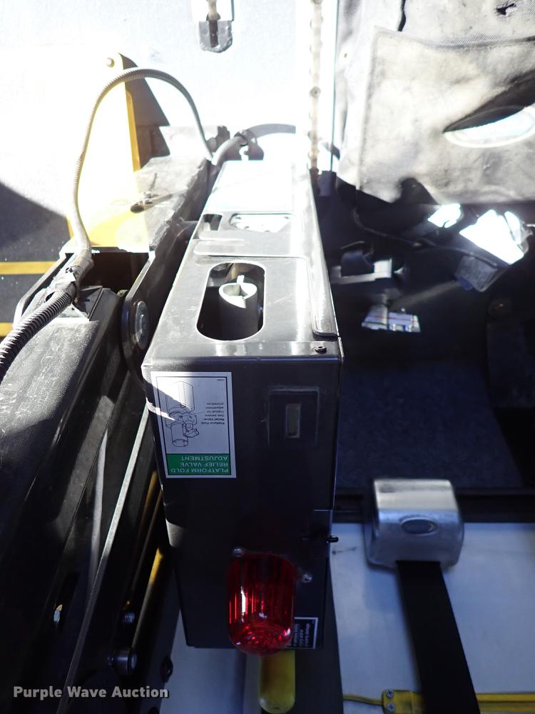 image for item FH9506 2014 Ford Econoline E450 Eldorado Aerotech 220 shuttle bus