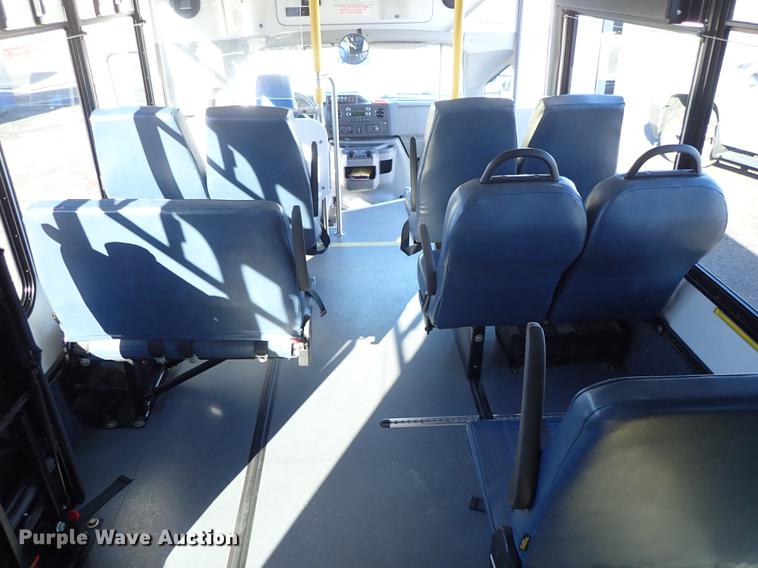 image for item FH9506 2014 Ford Econoline E450 Eldorado Aerotech 220 shuttle bus