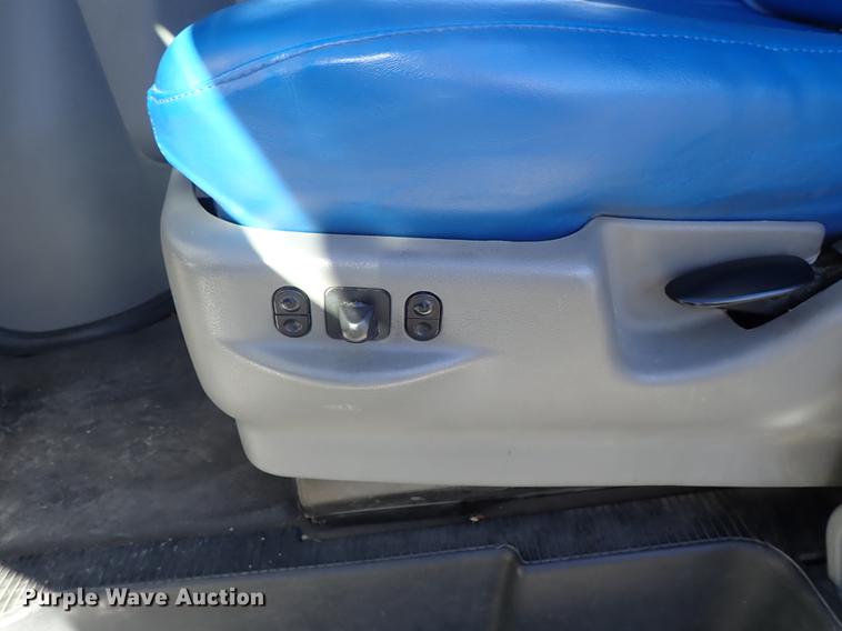 image for item FH9506 2014 Ford Econoline E450 Eldorado Aerotech 220 shuttle bus