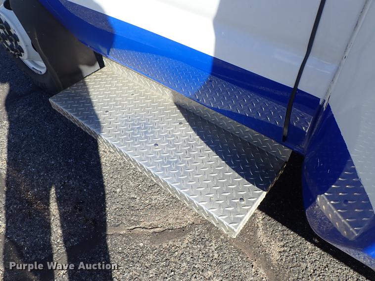 image for item FH9506 2014 Ford Econoline E450 Eldorado Aerotech 220 shuttle bus