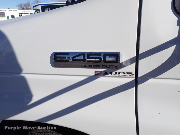 image for item FH9506 2014 Ford Econoline E450 Eldorado Aerotech 220 shuttle bus