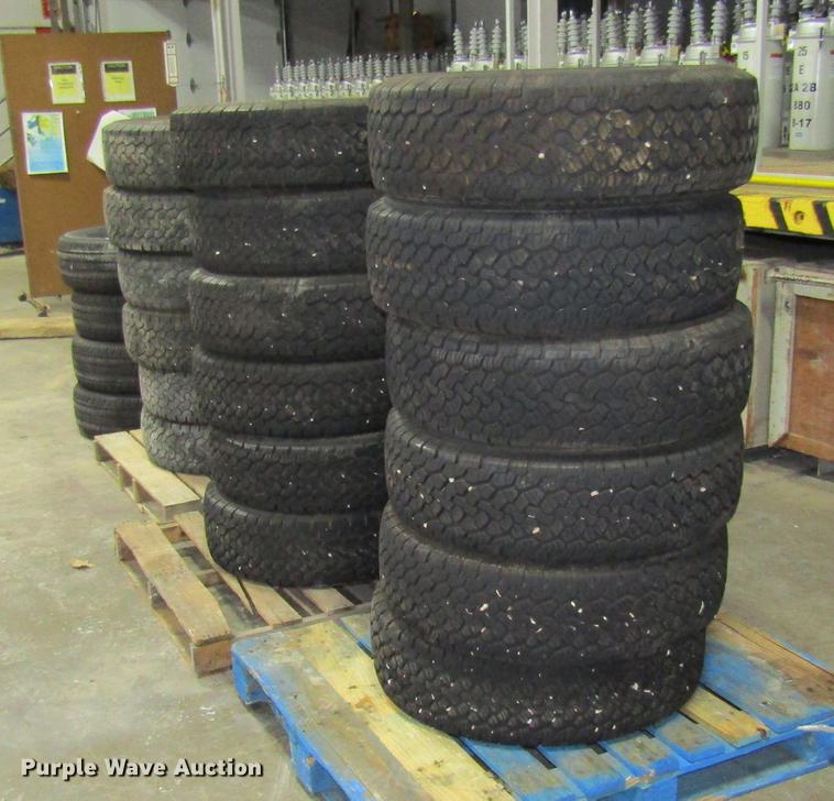 image for item FI9540 (22) tires