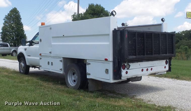 image for item K7559 2001 Ford F450 XL Super Duty tire service truck