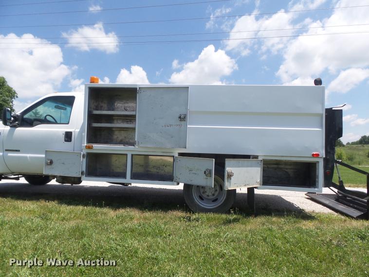 image for item K7559 2001 Ford F450 XL Super Duty tire service truck