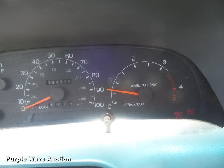 image for item K7559 2001 Ford F450 XL Super Duty tire service truck