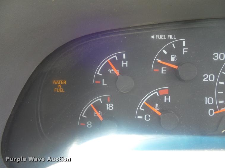 image for item K7559 2001 Ford F450 XL Super Duty tire service truck