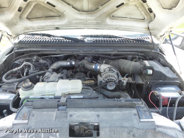 image for item K7559 2001 Ford F450 XL Super Duty tire service truck