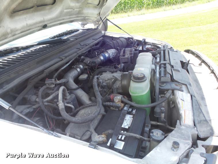 image for item K7559 2001 Ford F450 XL Super Duty tire service truck