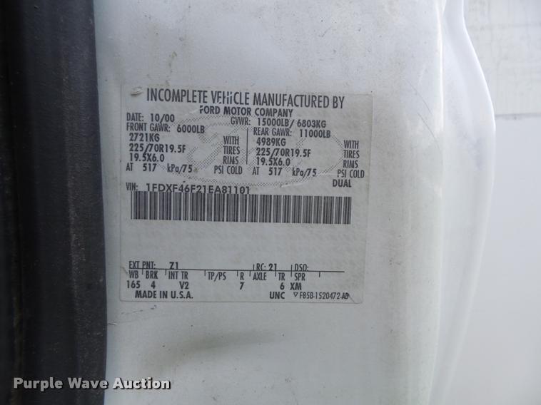 image for item K7559 2001 Ford F450 XL Super Duty tire service truck